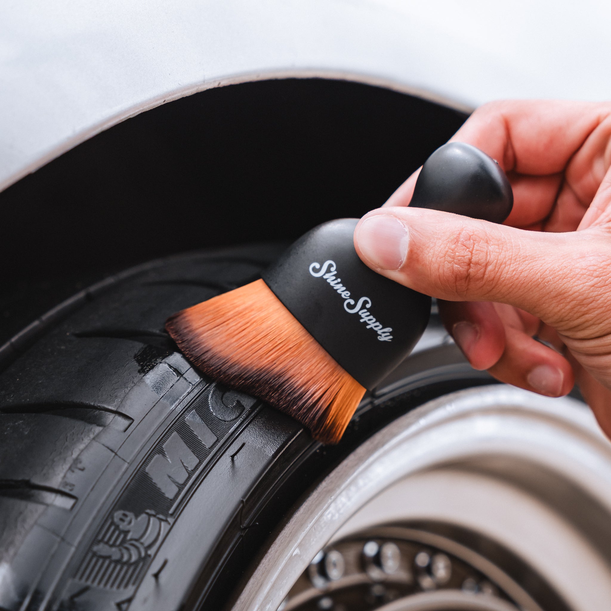 The Feather - Soft Detail Brush